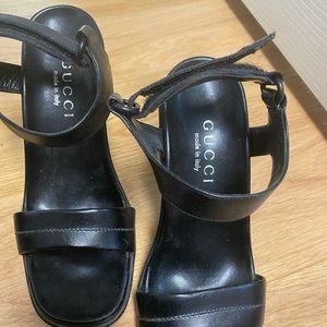 Gucci black leather heals
